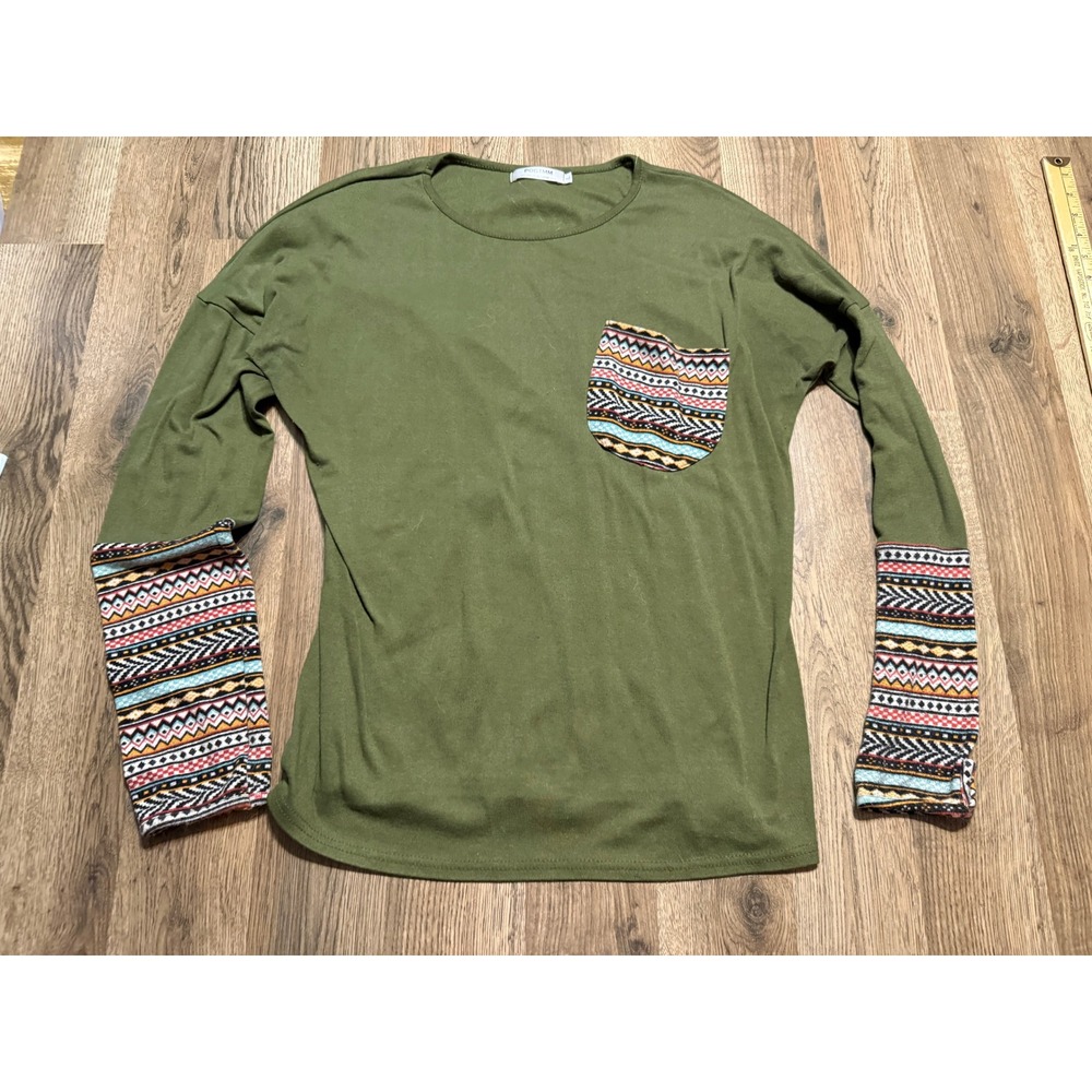 POGTMM Shirt Women Size Large Green Top Aztec Pocket Cuffs Long Sleeve